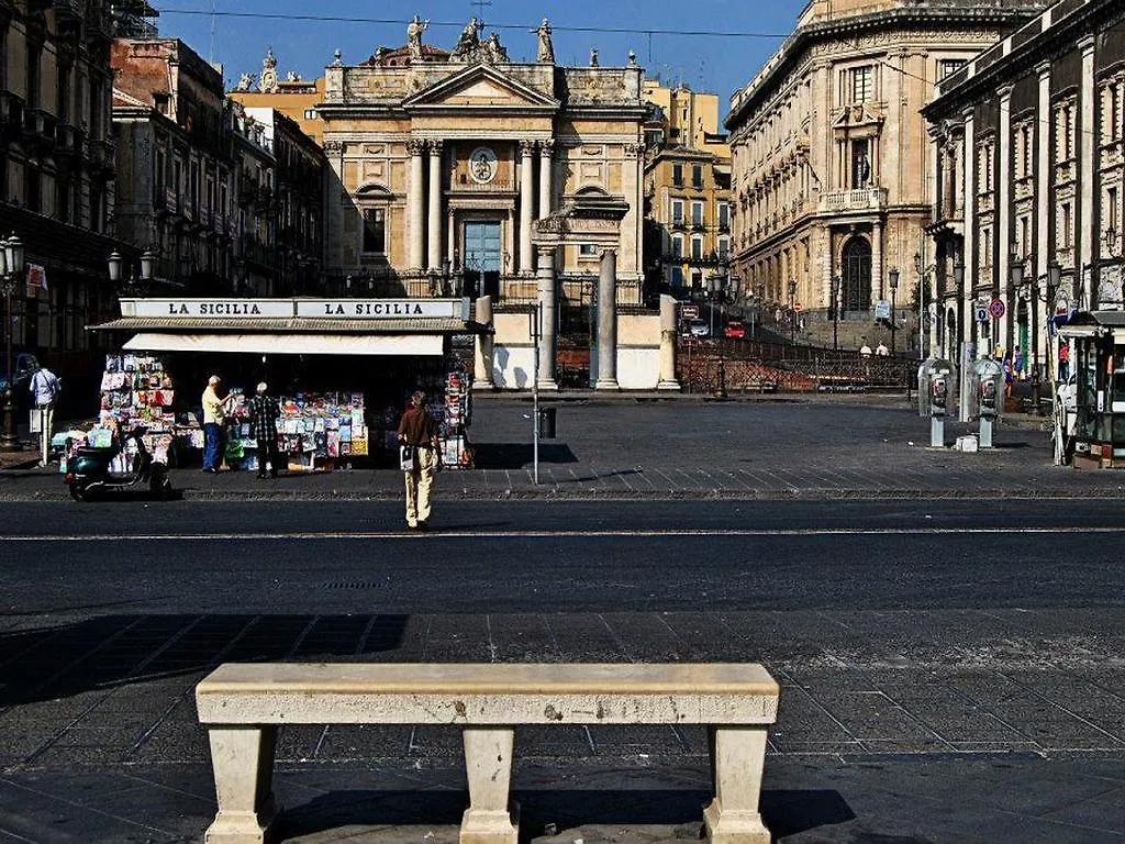 B&B Stesicoro Inhabit - Guesthouse City Center Aeroporto di Catania Fontana Rossa Affittacamere
